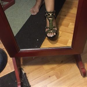 Scene black and gold heels